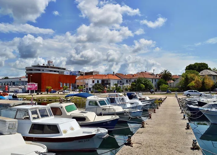 Desa 572 비오그라드나모루